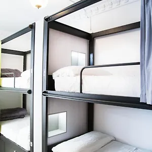 Hostel Onefam Catedral, Seville
