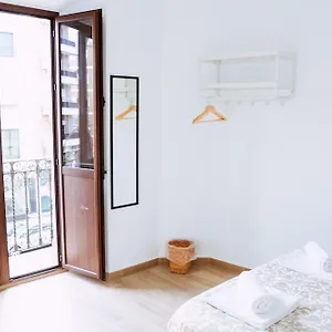 Hostel Triana Riverside, Seville